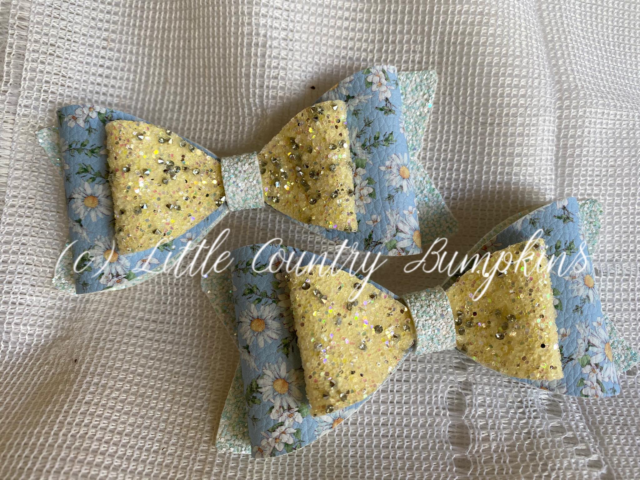 Baby Blue Daisy Hairbow