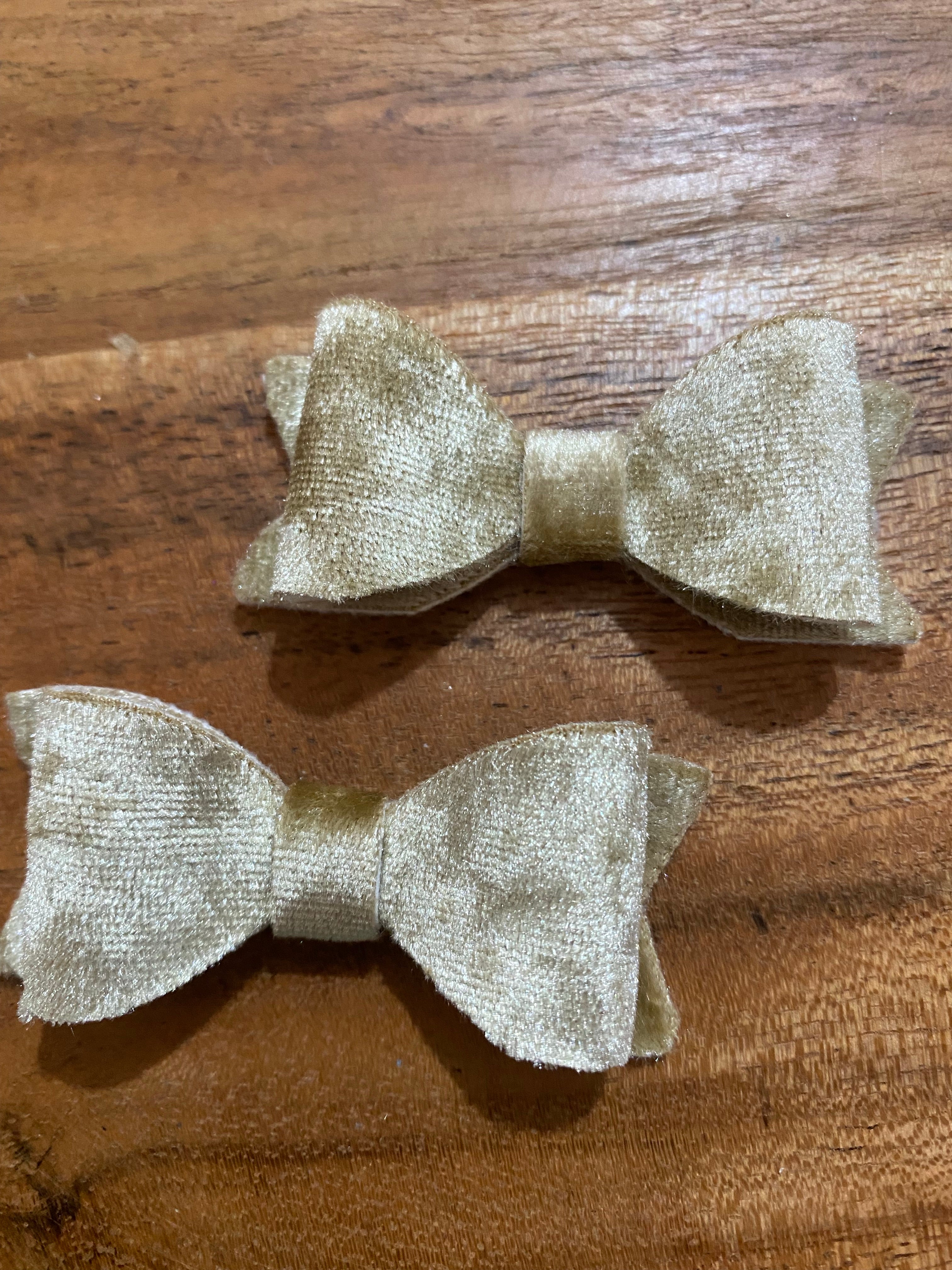 Gold Velvet Piggy Clip